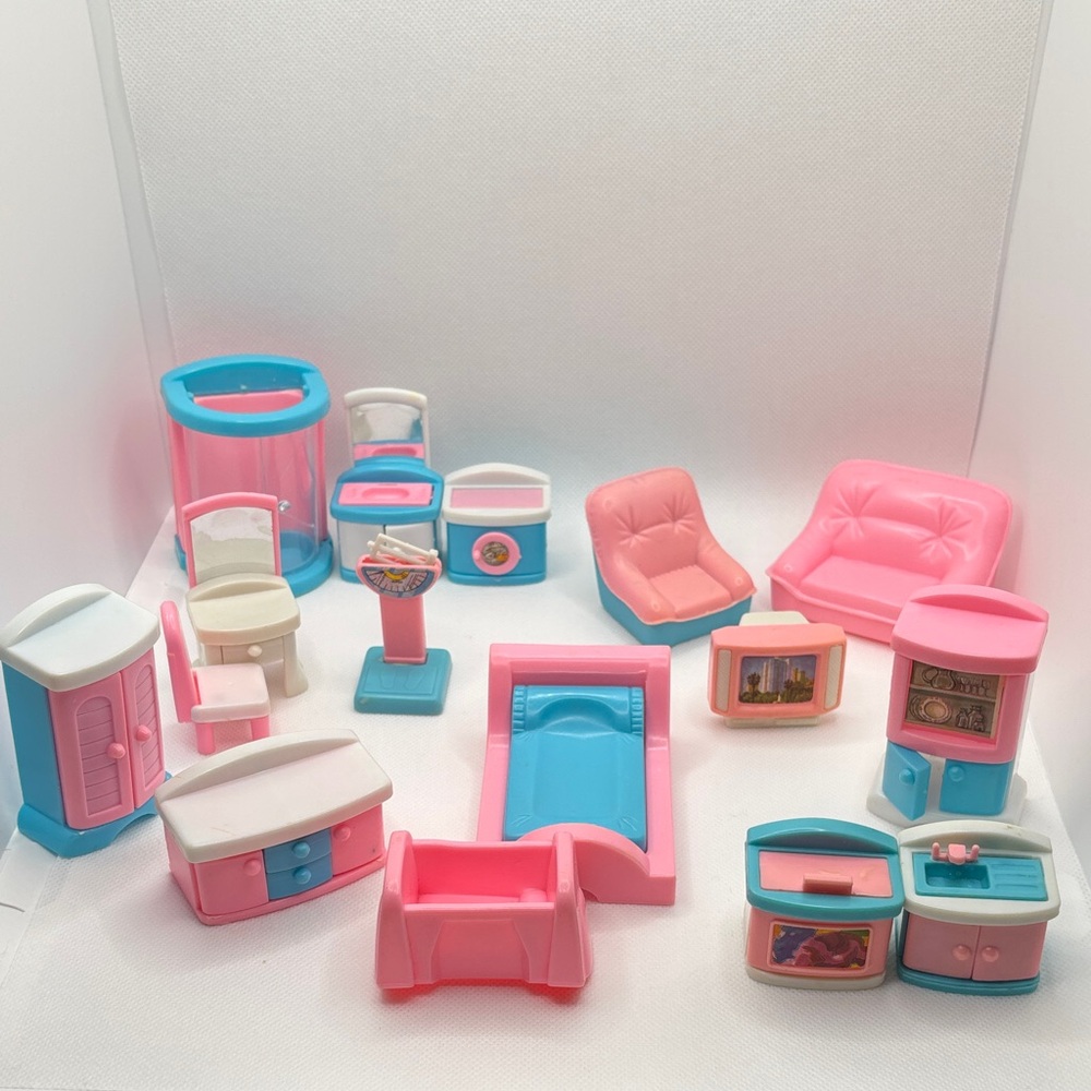 Vintage 1990s Toys R Us Lot My Sweet Home Dollhouse Fournitures Blue and Pink